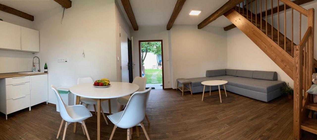 Apartmány u řeky Nežárky Lásenice Exterior foto